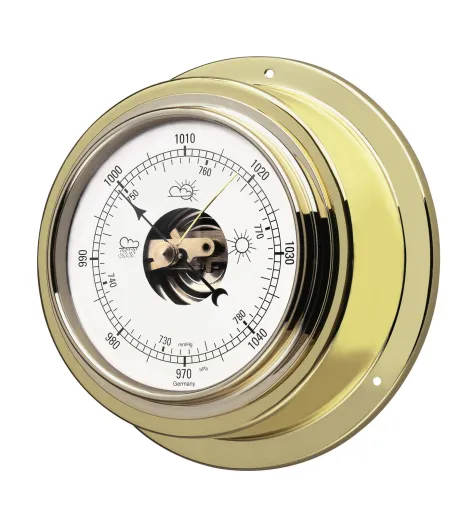 Analoge Wanduhr aus Messing