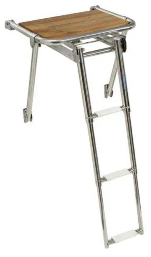 Badeplattform mit ausziehbarer Treppe
