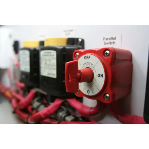 Blue Sea MiniBatterieschalter EINAUS Rot